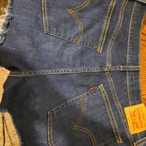 womens high waisted sz 32 Levi shorts